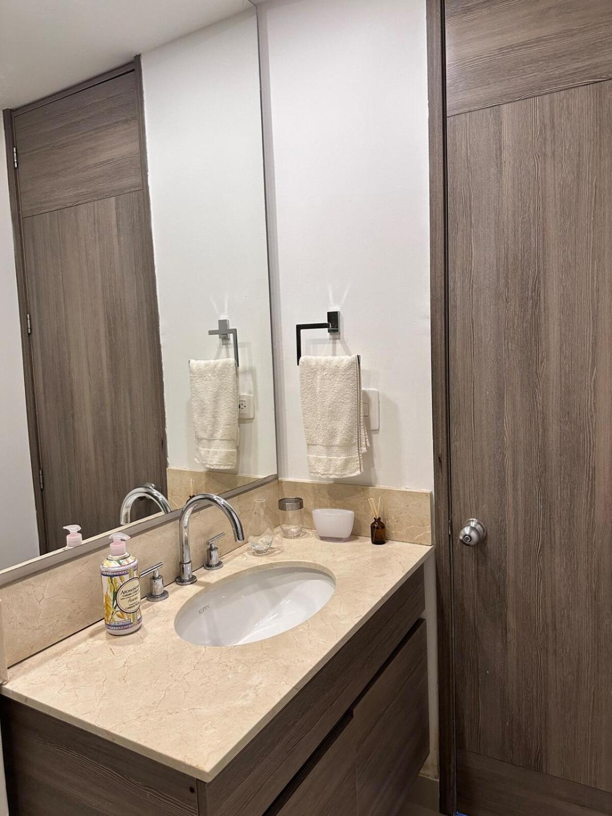 Apartamento Mc 1303- Front Apt- Morros Location *