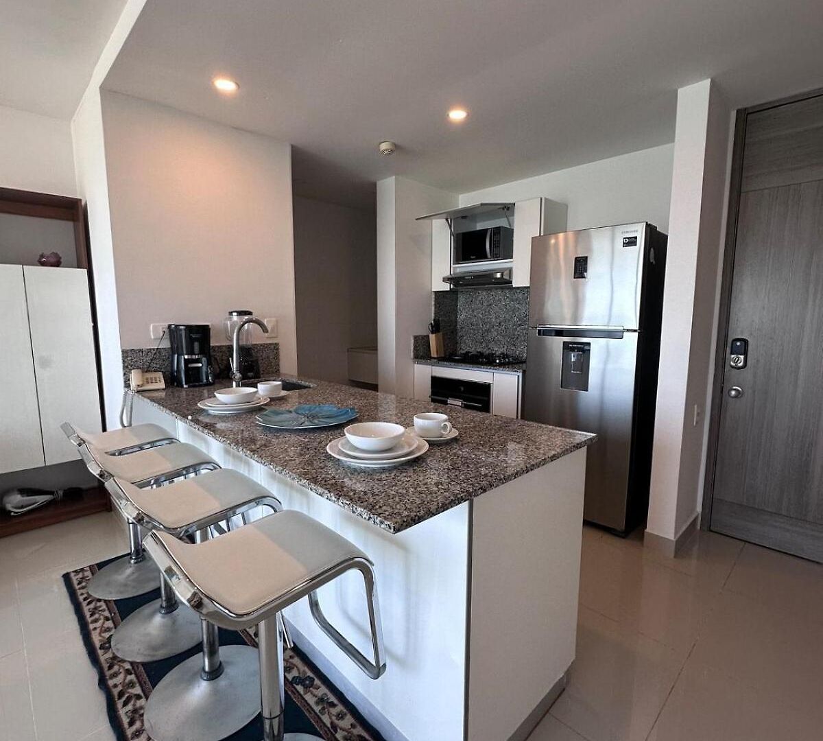 Mc 1303- Front Apt- Morros Location *