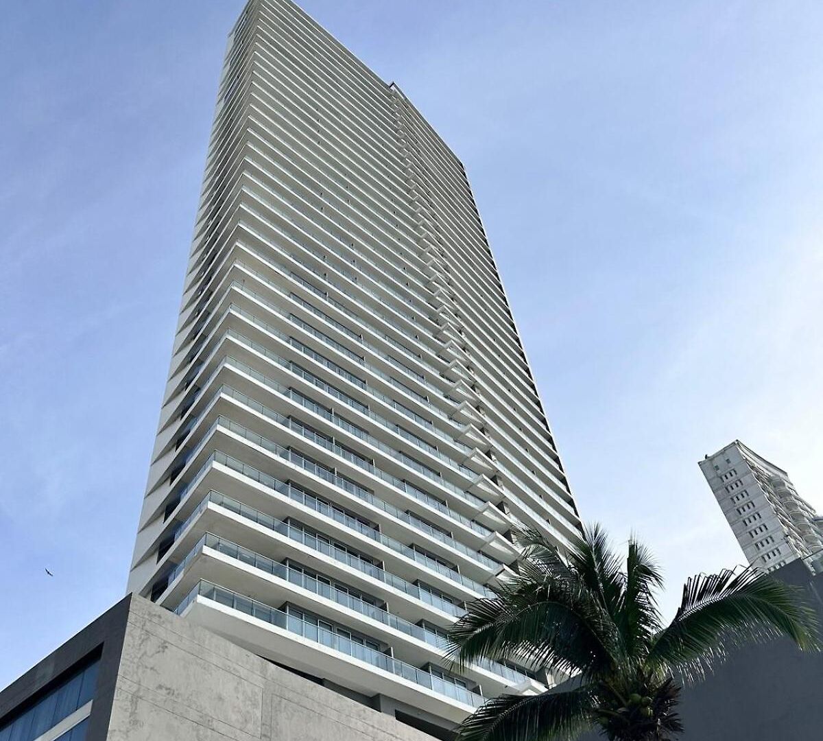 Mc 1303- Front Apt- Morros Location Cartagena